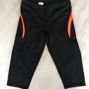 Saucony running capri pants